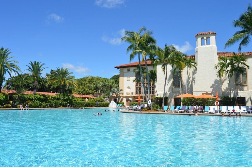 pool-3911249_1280