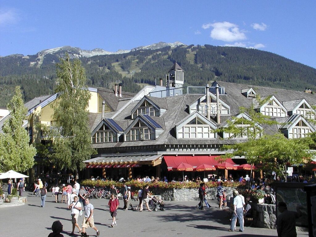 whistler-village-53495_1280