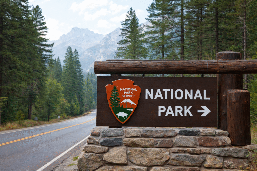map of national parks in the USA showing major regions and park locations